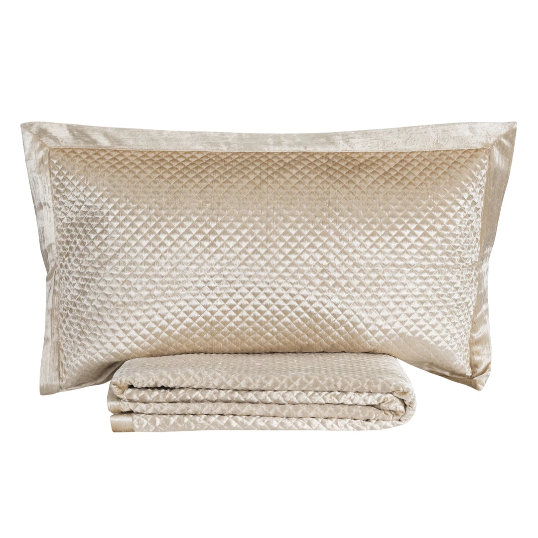 Cloud9d BEDDING Amani Gold Quilt Set (2 Sizes) 4 Cloud9d BEDDING Amani Gold Quilt Set (2 Sizes)