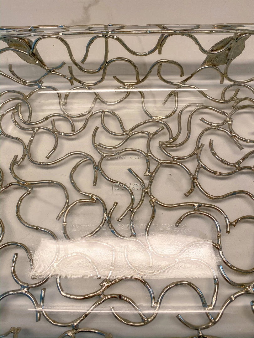 Inspire Me! Home Decor Rectangular Silver Handled Pyrex Holder With Leaf Design 5 Inspire Me! Home Decor Rectangular Silver Handled Pyrex Holder With Leaf Design