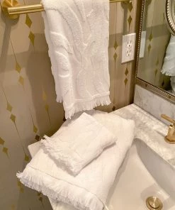 Inspire Me! Home Decor White Heathered Stripe Towel (3 Sizes)